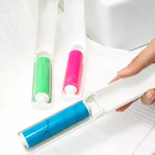 alt="پرزگیر ژلهای جیبی کوچک برای جمعآوری مو و پرز حیوانات"